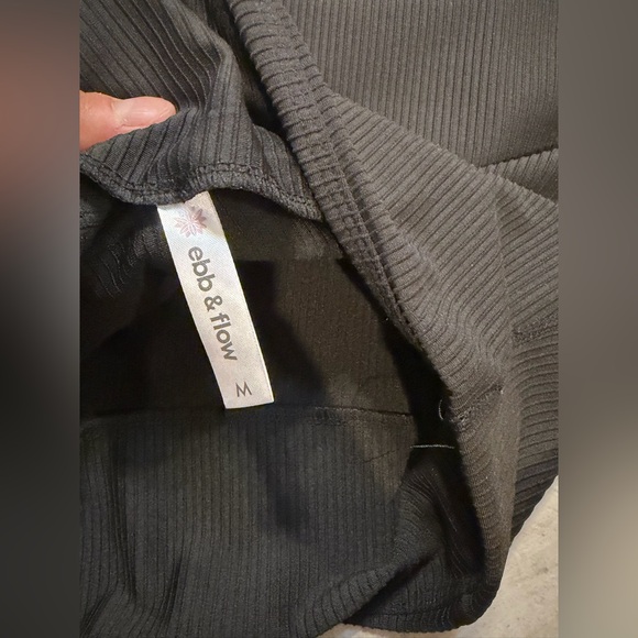 Black Flare ribbed yoga pants Women's size M - Picture 2 of 4